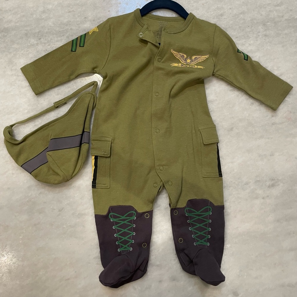 Pilot footed outfit and hat